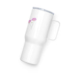 Travel Mug with a Handle in weiss mit zarten Blumen in rosa